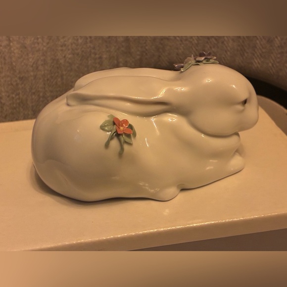 Lladro Floral Rabbit - Picture 8 of 12